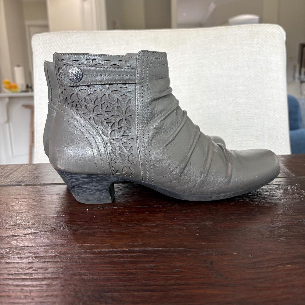 Rockport Cobb Hill Women's Abilene Ankle Bootie 10